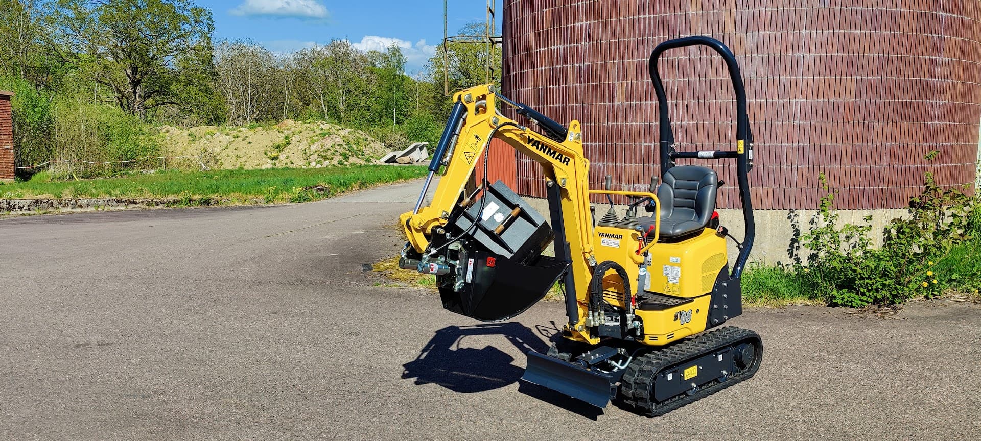 Gräv fundament för utebyggnad med minigrävare | Carport, Skjul & Garage