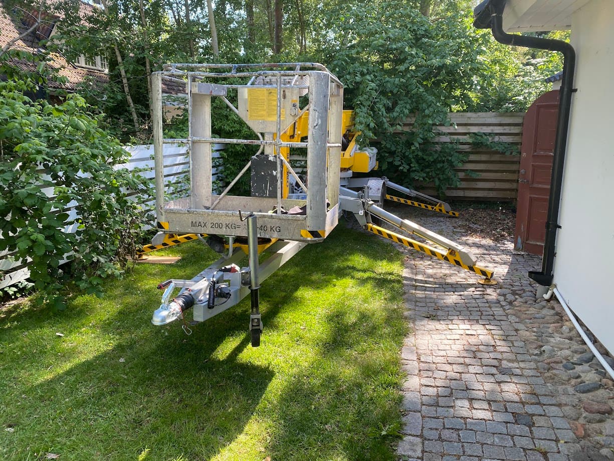 Skylift med eluttag i korgen